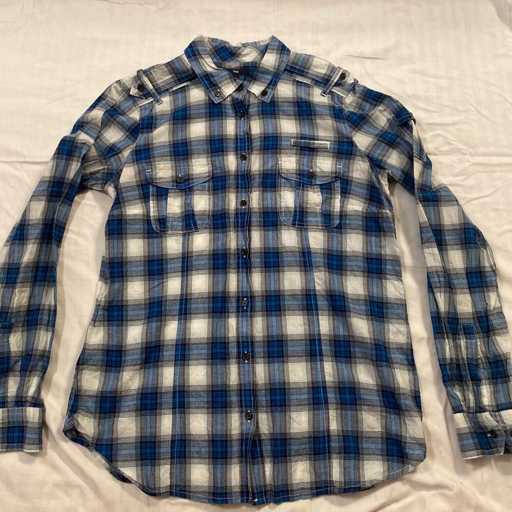 Gap Women’s Blue Plaid Long Sleeve Button Up